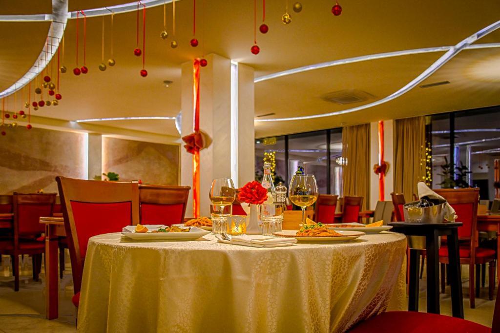 Hotel Vivas Durrës 外观 照片