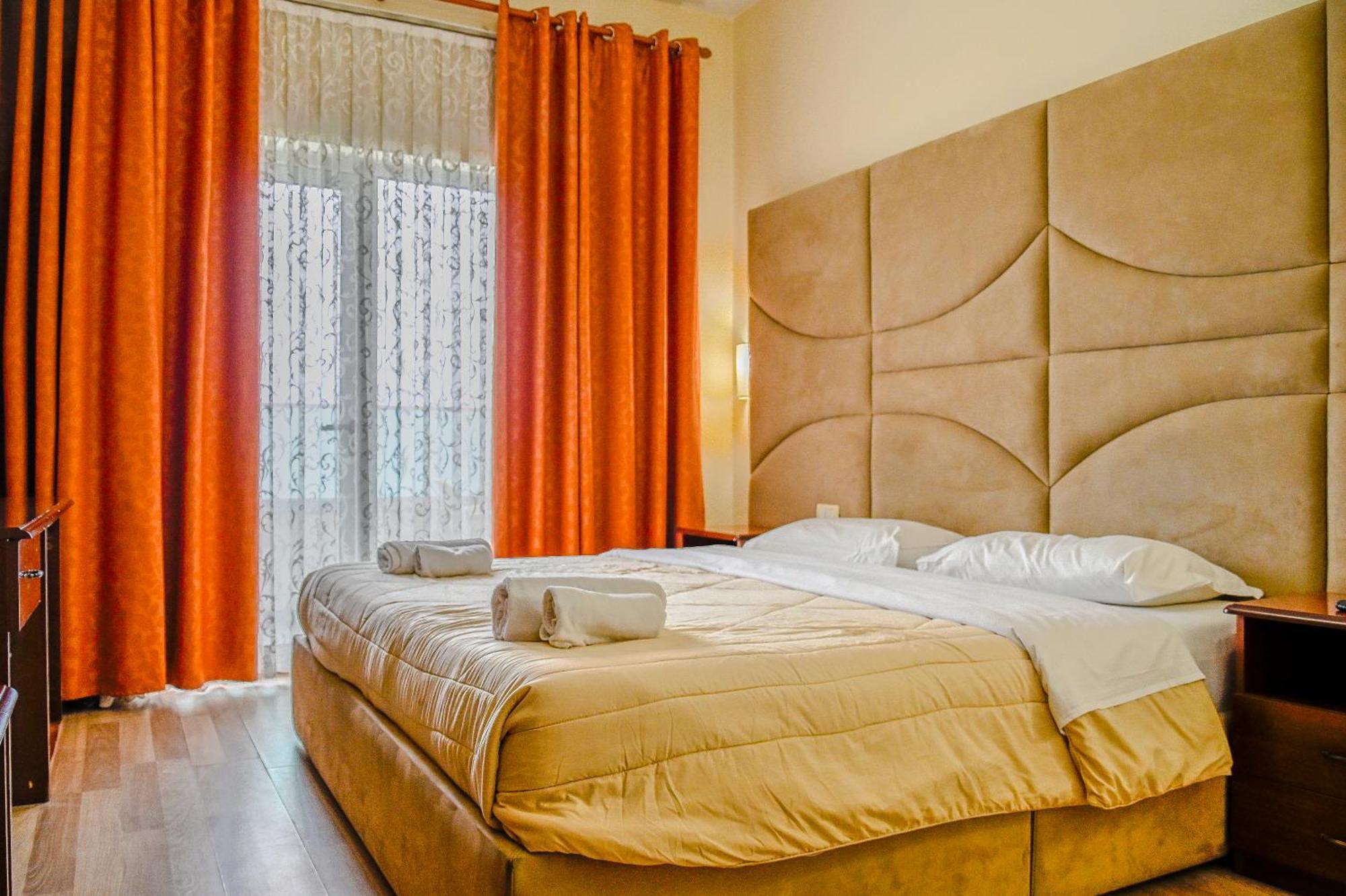 Hotel Vivas Durrës 外观 照片