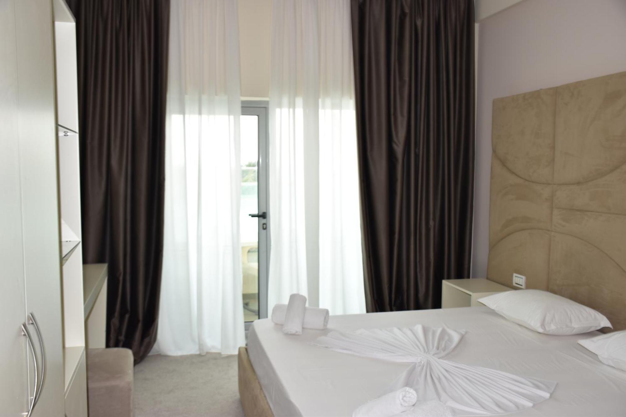 Hotel Vivas Durrës 外观 照片